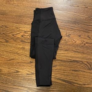 Lululemon Black Wunder Under Luxtreme with ribbing and pockets